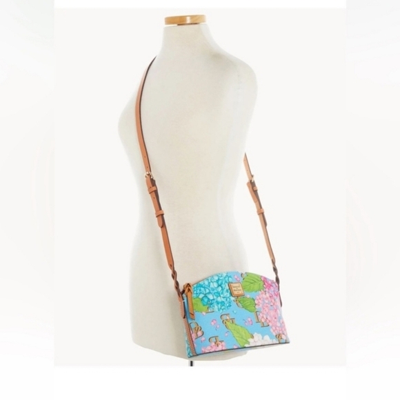 🌸 🔹️NEW Dooney & Bourke Hydrangea Monogram Crossbody Shoulder bag ✨️💕 - Picture 6 of 6